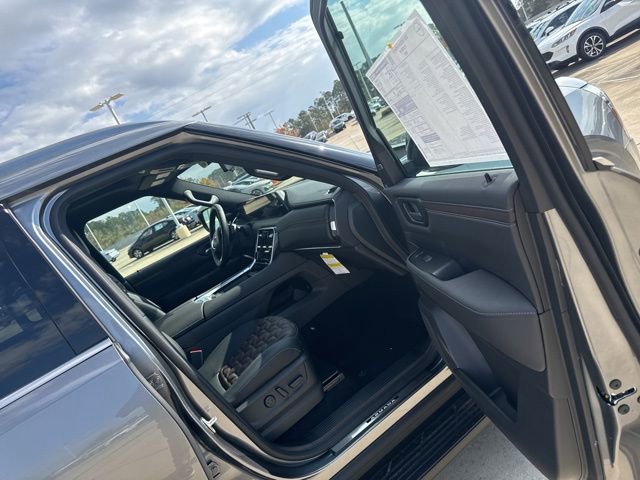 New 2026 Nissan Armada Platinum image 11