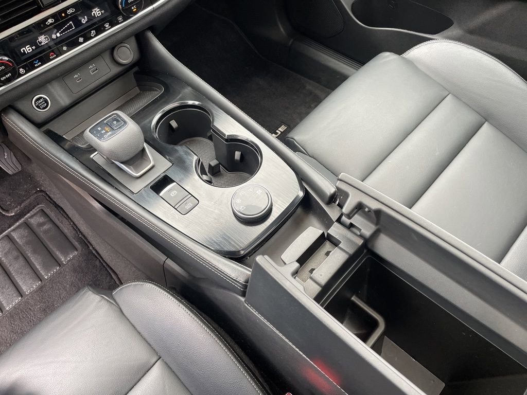 Used 2023 Nissan Rogue SL w/ SL Premium Package image 9