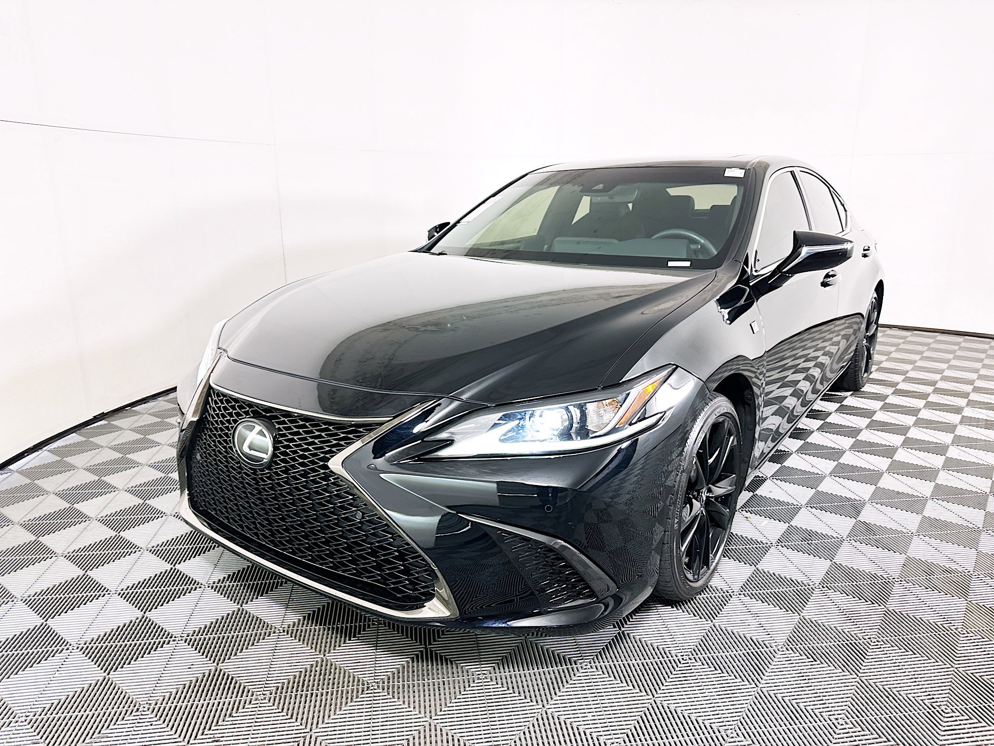 Used 2024 Lexus ES 350 F Sport w/ Accessory Package (Z2) FWD image 7