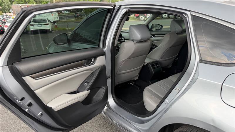 Used 2018 Honda Accord Touring image 42