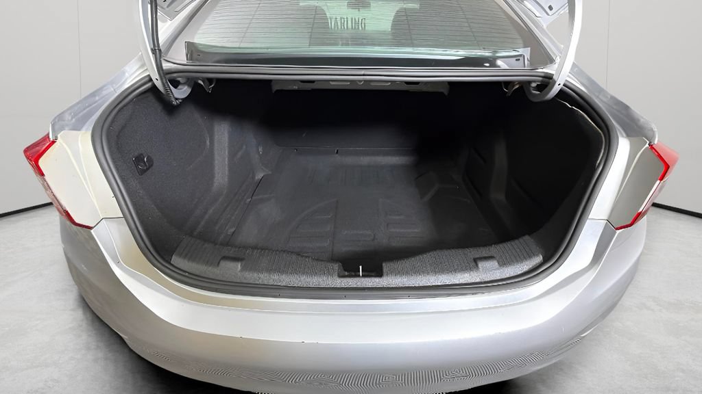 Used 2017 Chevrolet Cruze LS FWD image 26