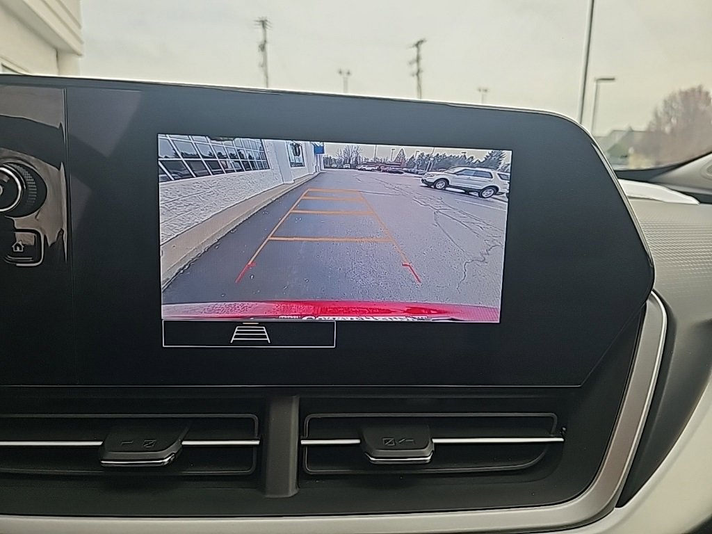 Used 2025 Chevrolet Trax LS image 16