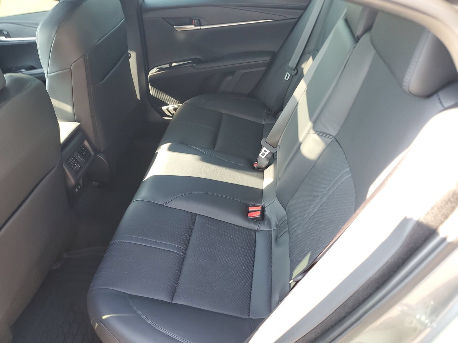 Used 2025 Toyota Camry XSE FWD image 13
