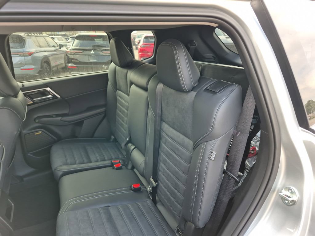 New 2026 Mitsubishi Outlander SE image 59