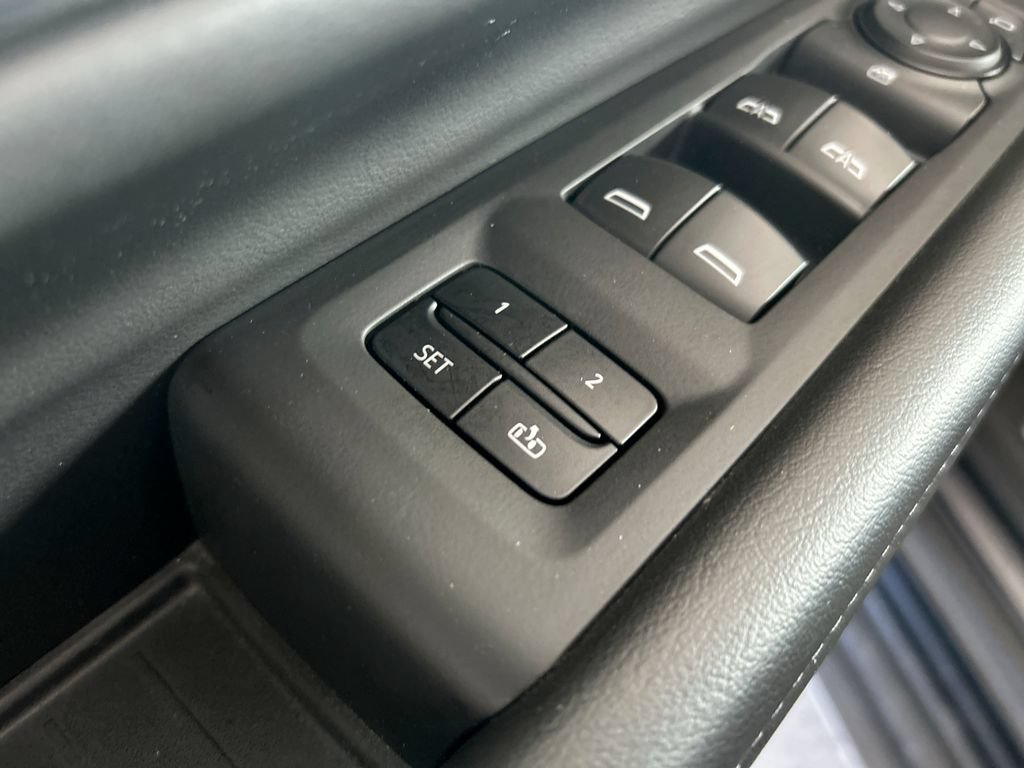 Used 2024 Chevrolet Tahoe LT AWD/4WD image 11
