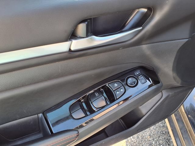 Used 2024 Nissan Altima 2.5 SR FWD image 16