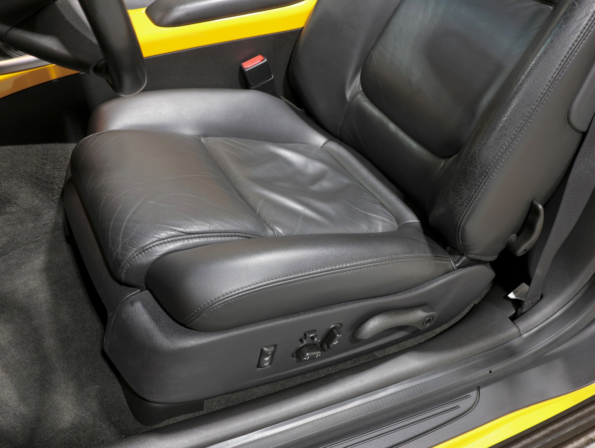 Used 2005 Chevrolet SSR 6 Speed Manual - Only 12K Mile w/ Preferred Equipment Group image 76