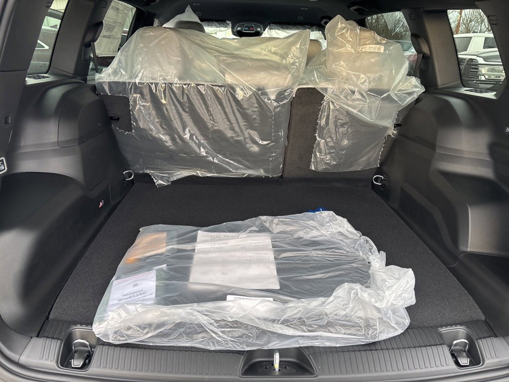 New 2026 Jeep Cherokee Laredo image 11