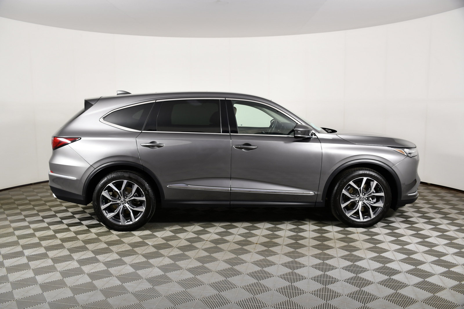 Certified 2024 Acura MDX SH-AWD w/ Technology Package image 5