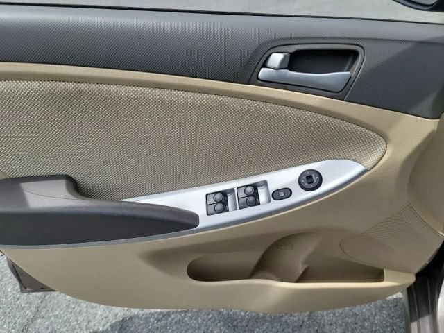 Used 2012 Hyundai Accent GLS FWD image 13