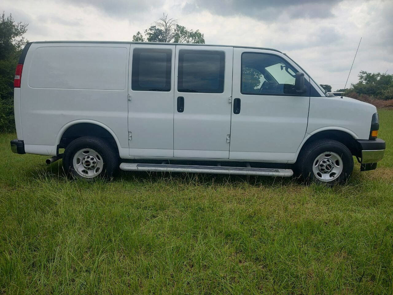 Used 2021 GMC Savana 2500 w/ Driver Convenience Package image 8