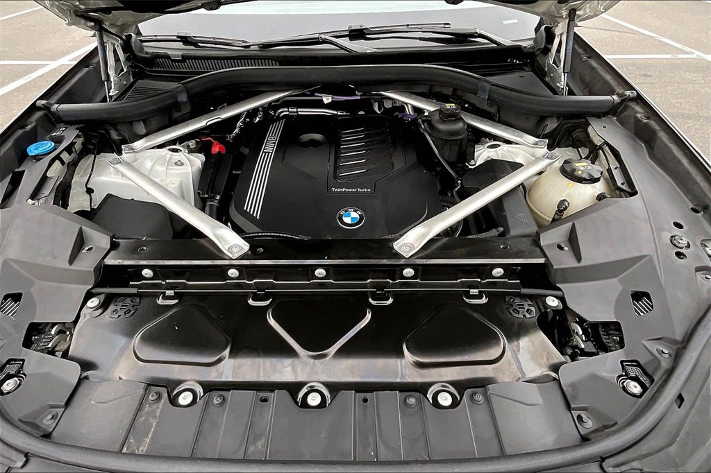Used 2022 BMW X5 xDrive40i w/ Parking Assistance Package image 25