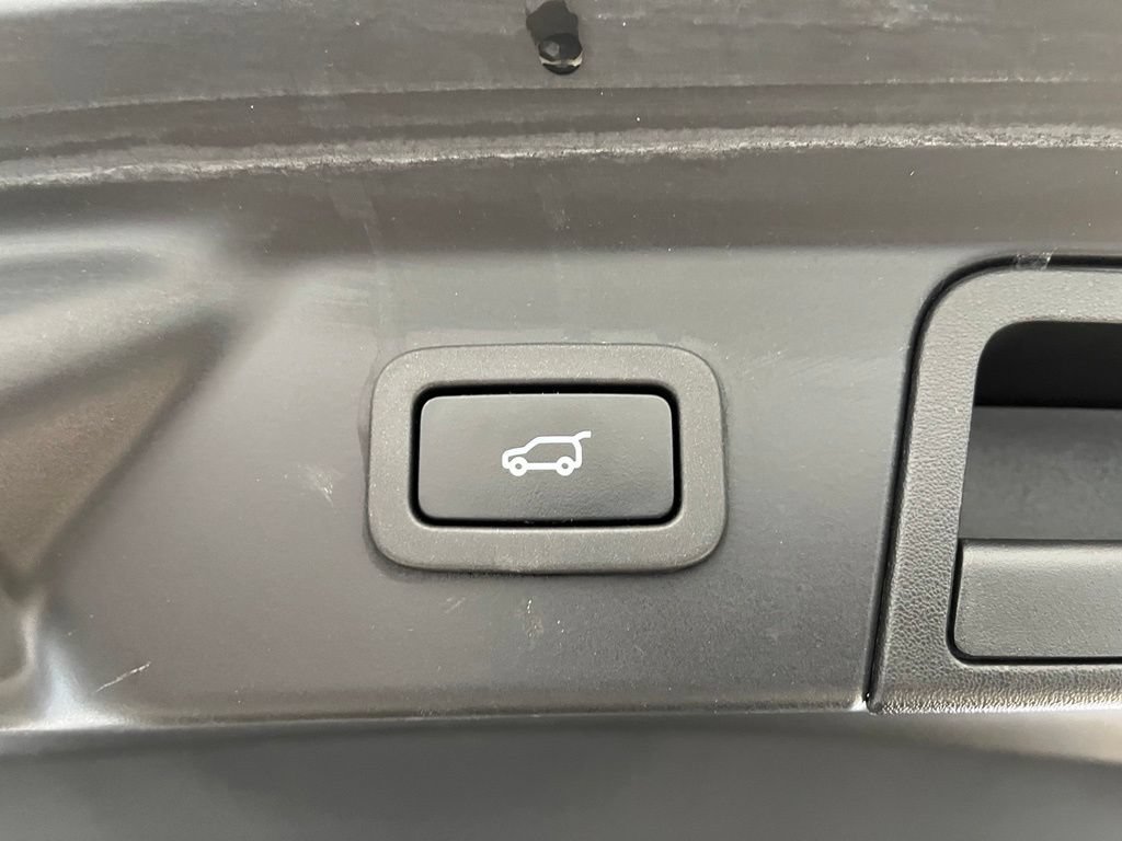 Used 2019 Land Rover Range Rover Velar R-Dynamic SE AWD/4WD image 23