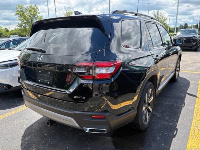 Used 2025 Honda Pilot Elite image 4