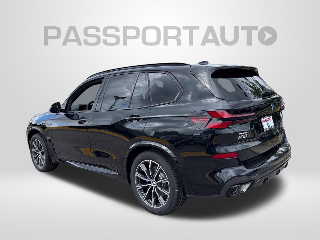 New 2026 BMW X5 xDrive40i w/ M Sport Package AWD/4WD image 3