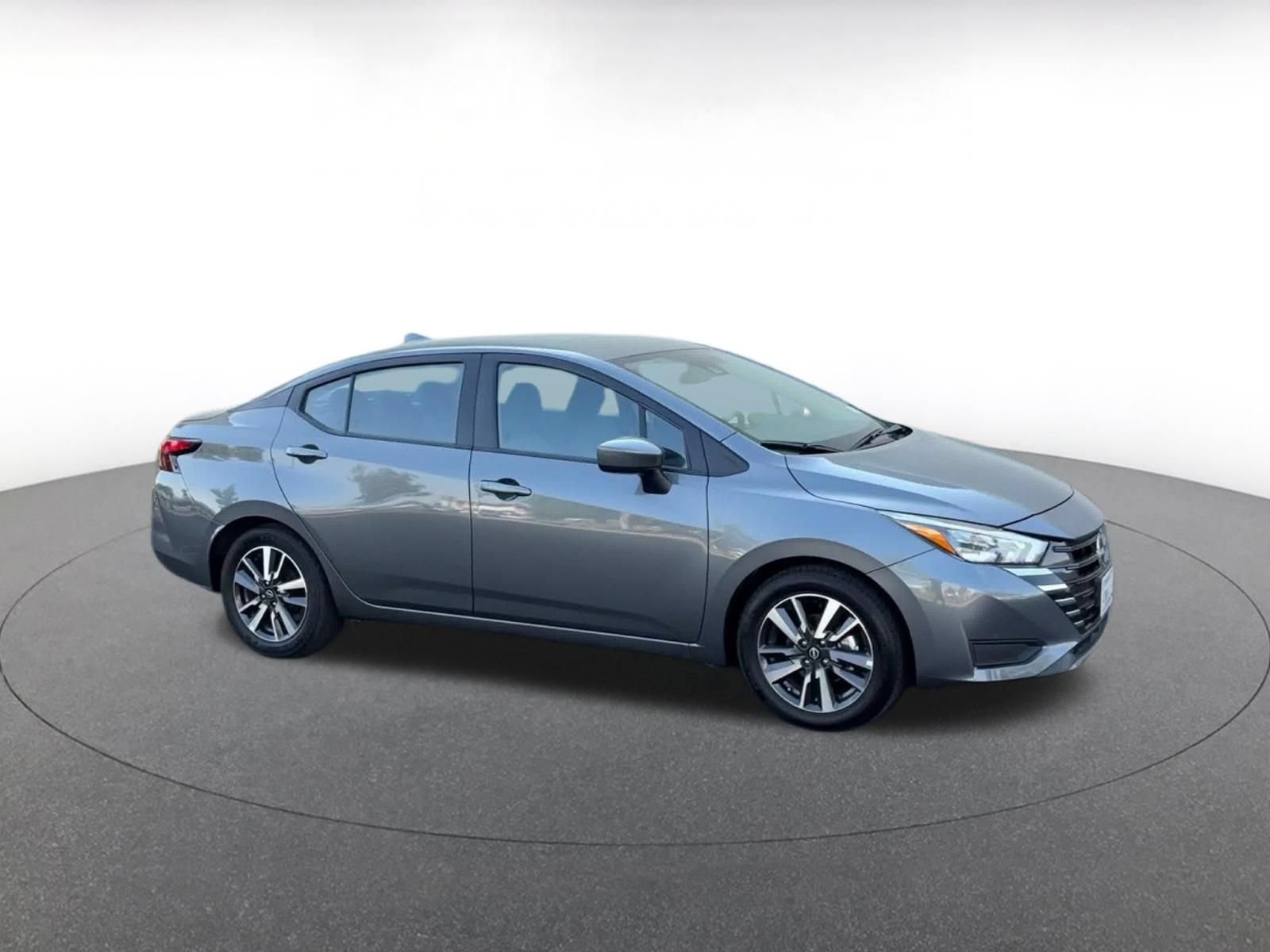 Used 2025 Nissan Versa SV FWD image 2