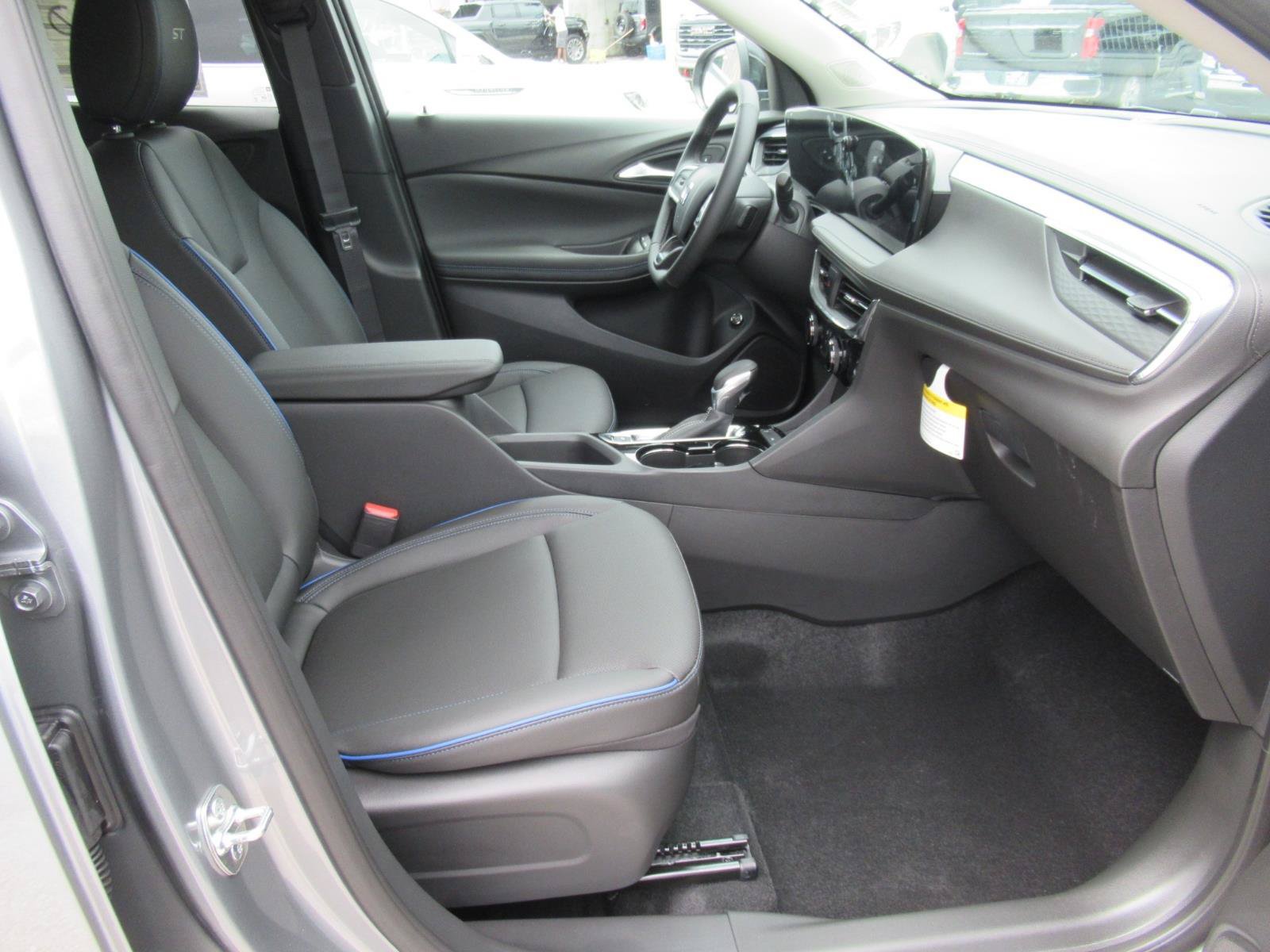 New 2026 Buick Encore GX Sport Touring w/ Advanced Technology Package FWD image 9