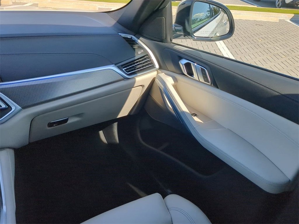Used 2021 BMW X6 xDrive40i w/ M Sport Package image 18