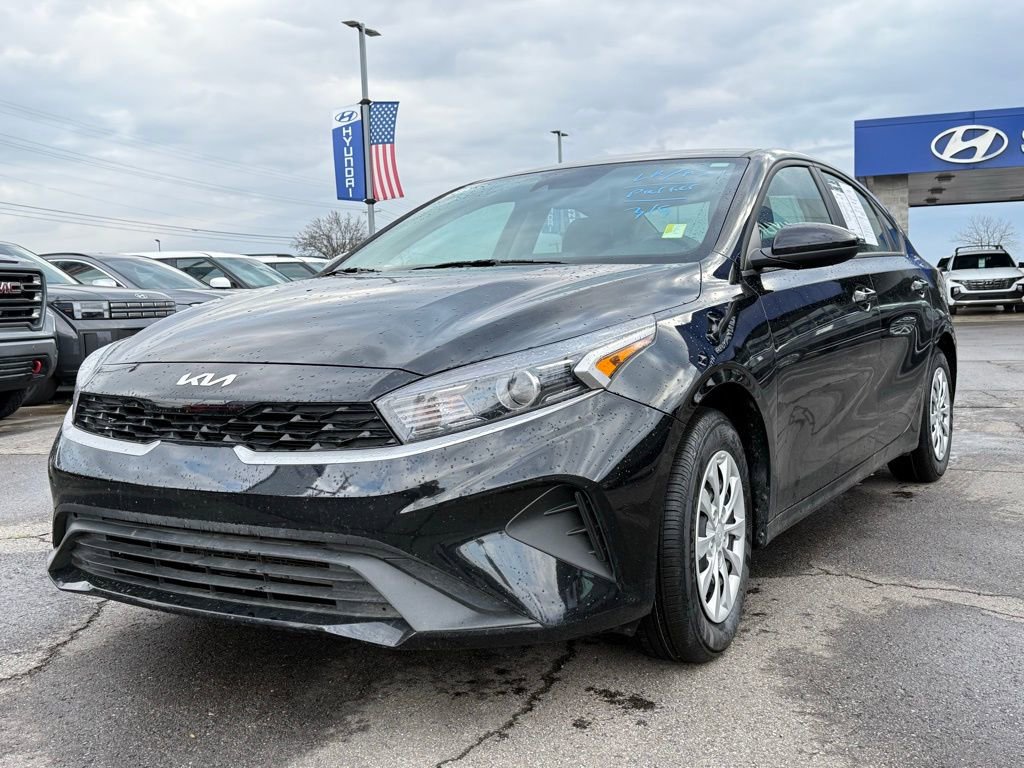 Used 2024 Kia Forte LX image 3