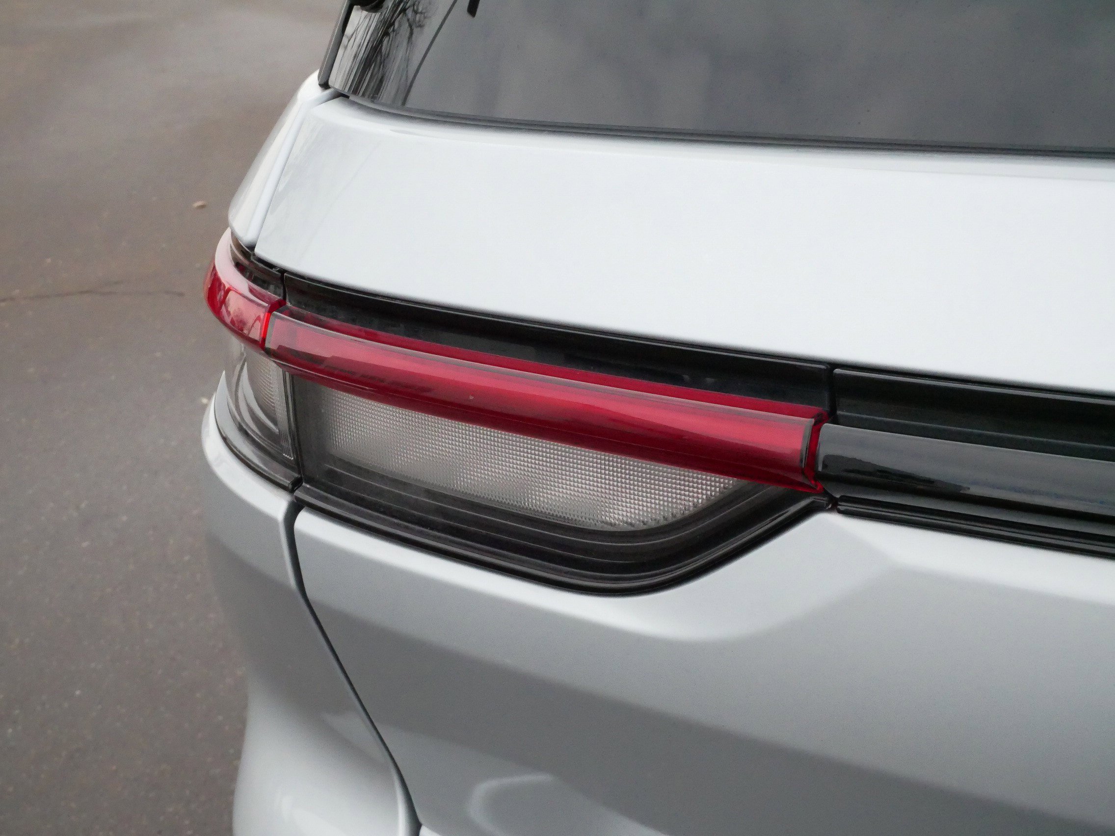 Used 2023 Jeep Grand Cherokee Limited w/ Luxury Tech Group II image 17