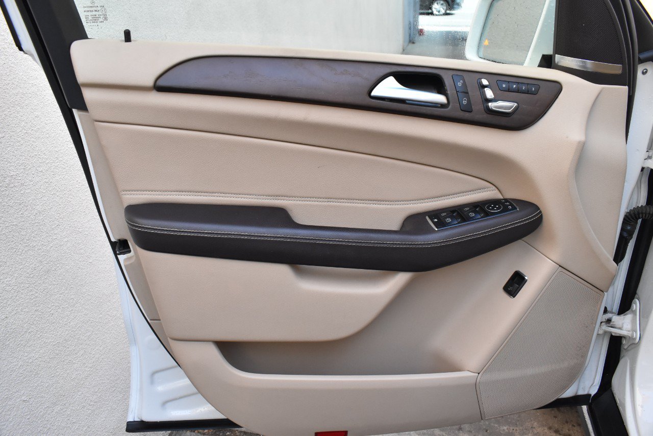 Used 2019 Mercedes-Benz GLE 400 4MATIC image 17