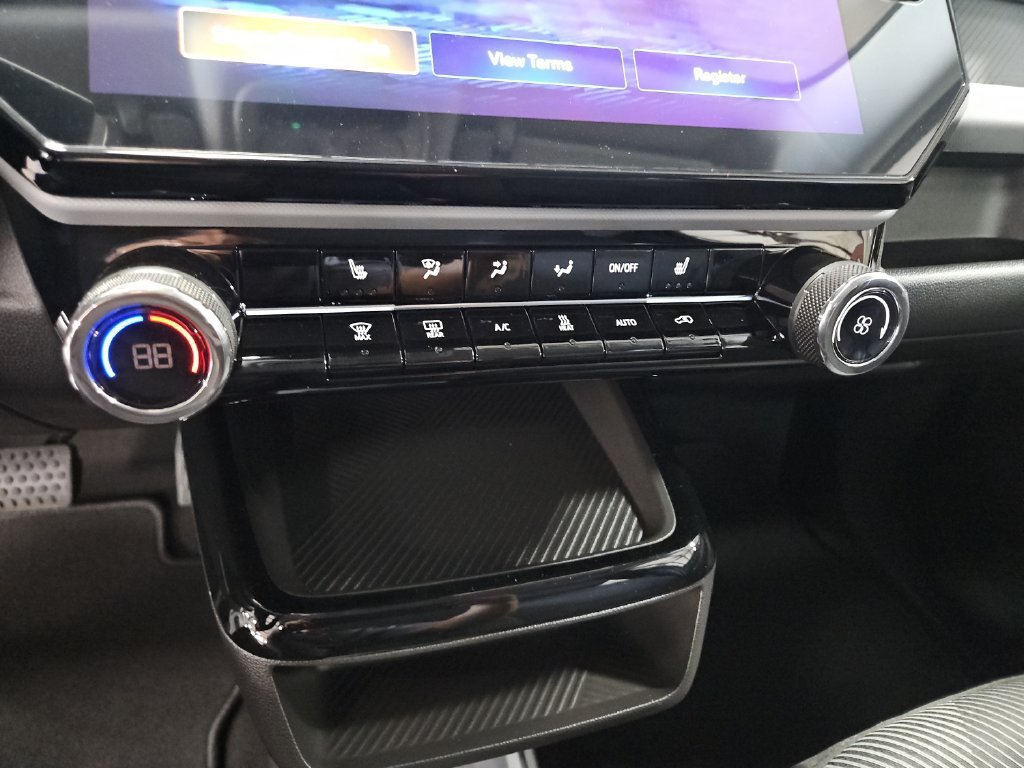 New 2027 Chevrolet Bolt LT w/ Comfort Package FWD image 25
