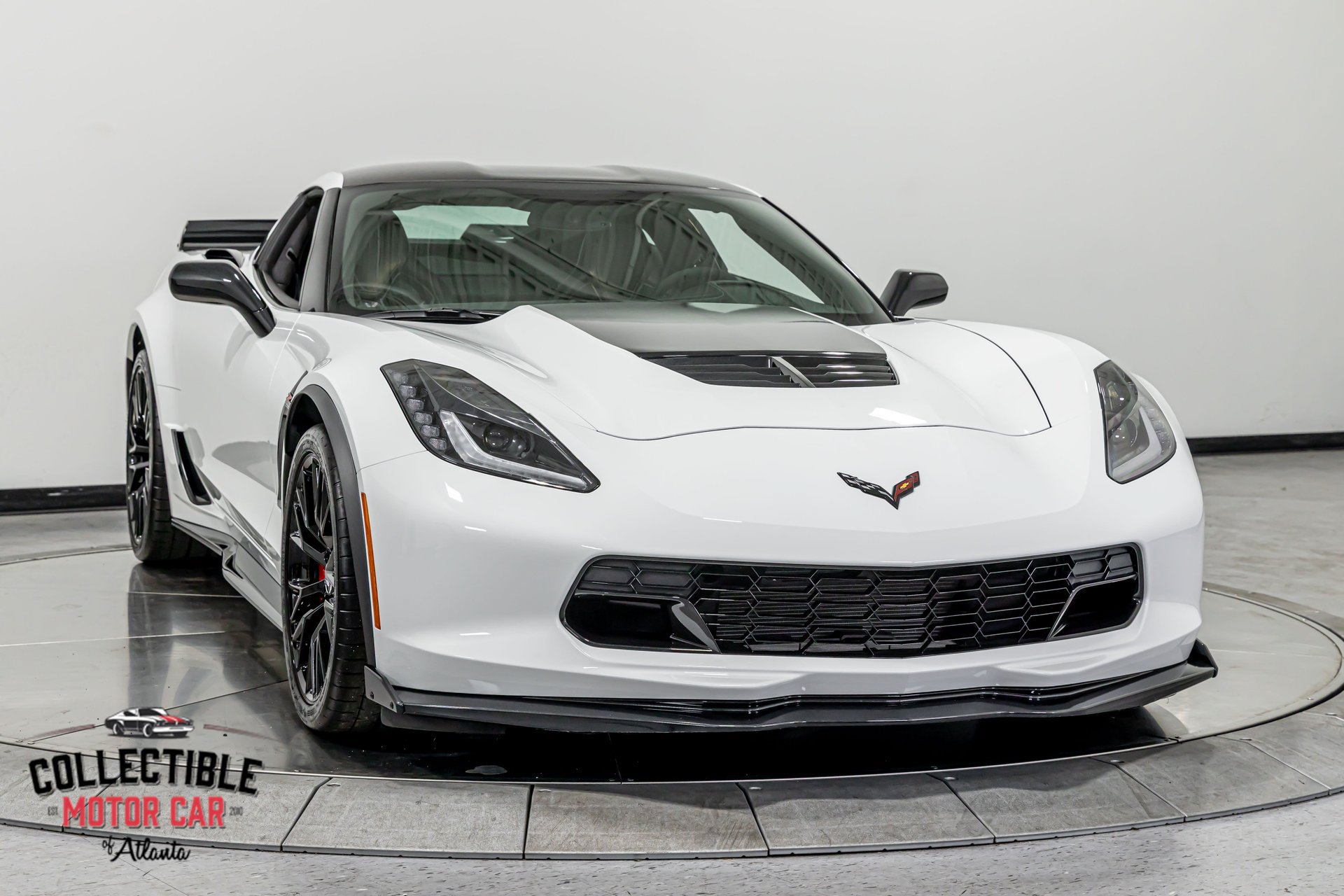 Used 2015 Chevrolet Corvette Z06 w/ 3LZ Preferred Equipment Group RWD image 30