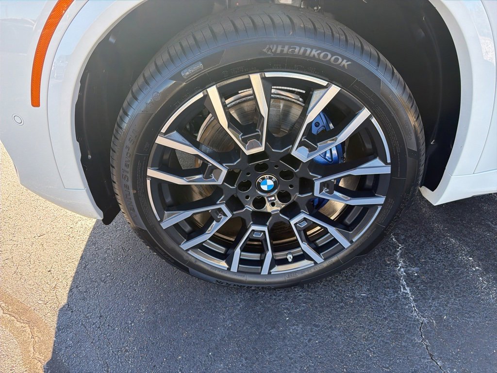 Used 2026 BMW X5 sDrive40i w/ M Sport Package image 9