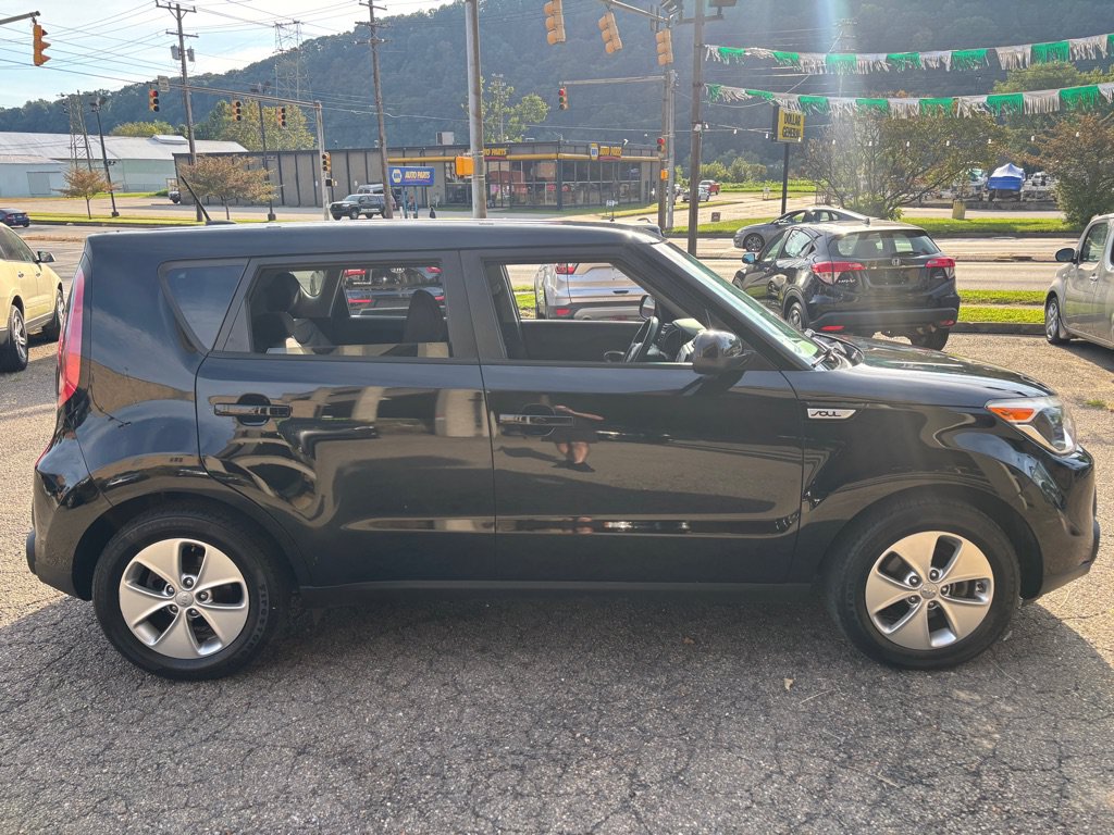 Used 2016 Kia Soul w/ Convenience Package FWD image 4