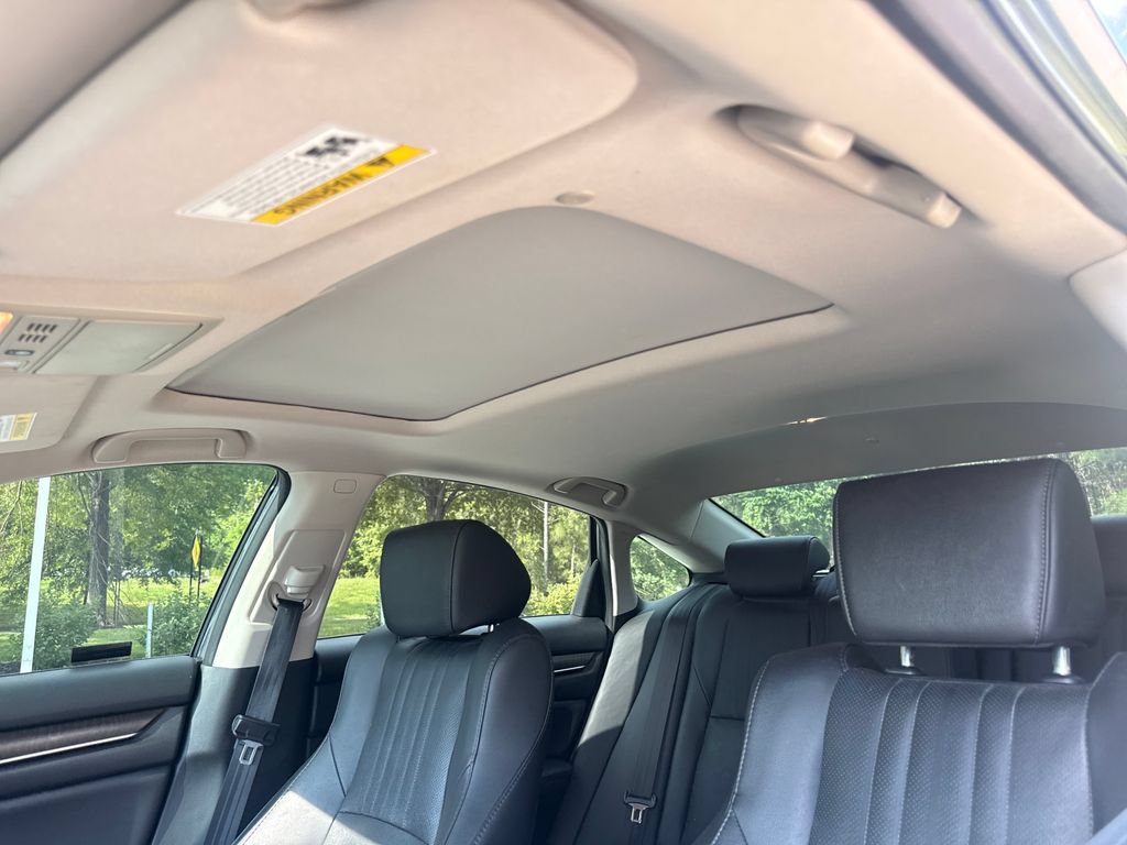 Used 2020 Honda Accord Touring image 30