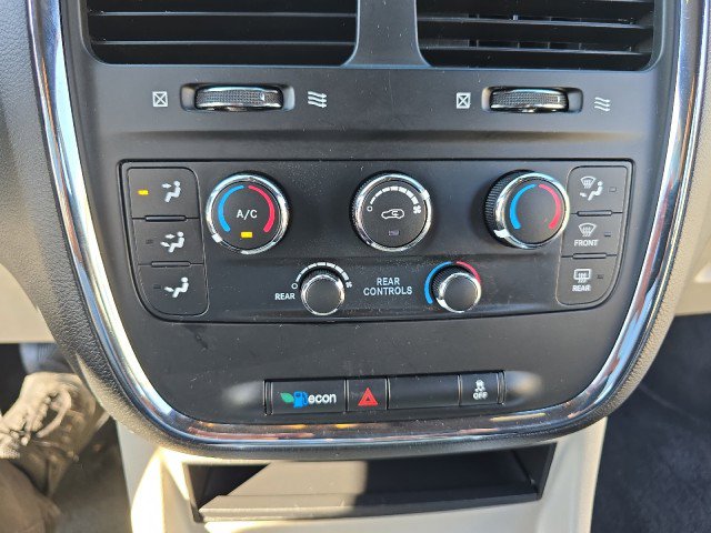 Used 2020 Dodge Grand Caravan SXT image 25