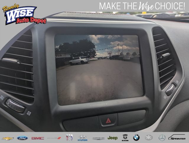 Used 2015 Jeep Cherokee Trailhawk w/ Comfort/Convenience Group AWD/4WD image 14