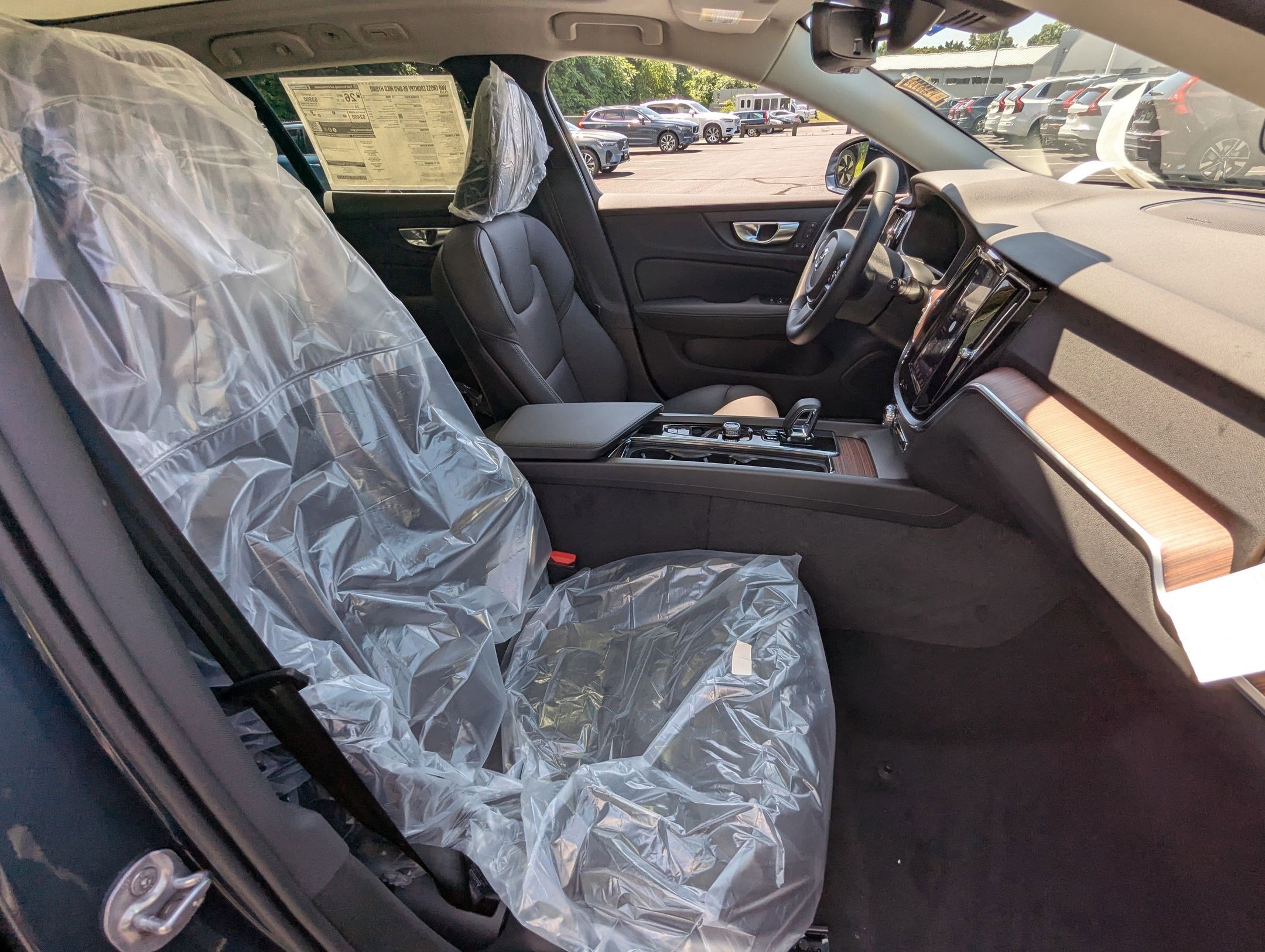 New 2026 Volvo V60 B5 Cross Country Plus w/ Protection Package Premier image 22