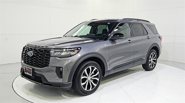 Used 2025 Ford Explorer ST-Line AWD/4WD image 3