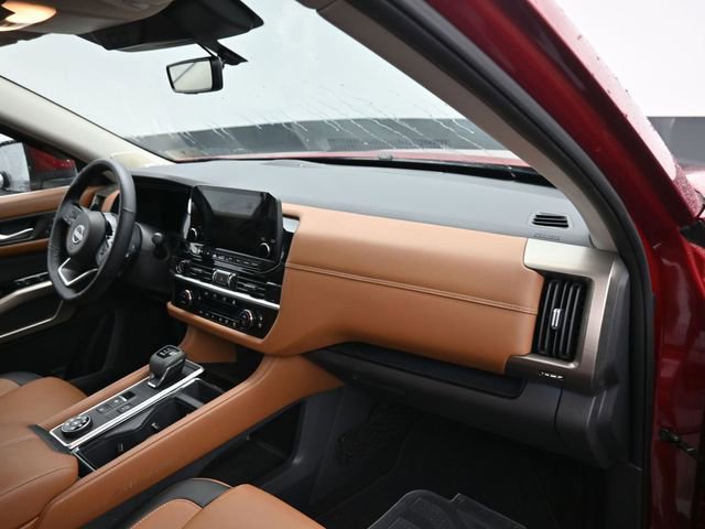 Used 2024 Nissan Pathfinder Platinum w/ Cargo Package image 12