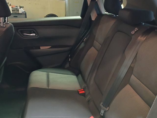 Used 2025 Nissan Rogue SV AWD/4WD image 12