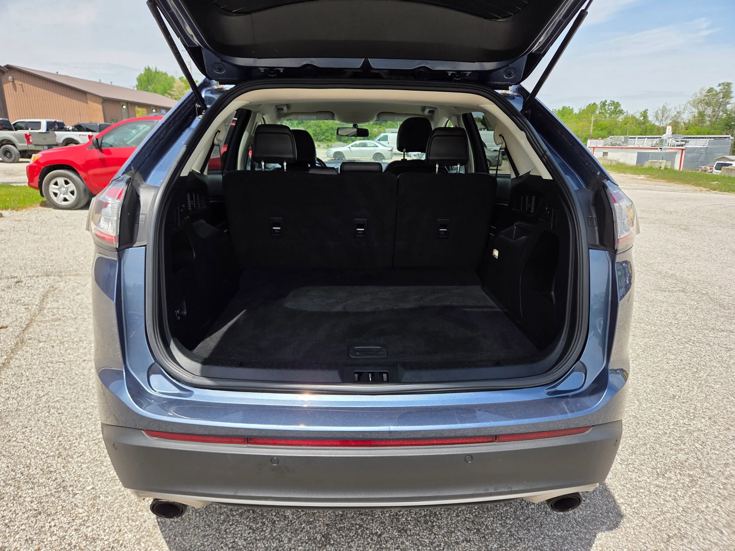 Used 2018 Ford Edge SEL w/ Equipment Group 201A AWD/4WD image 16