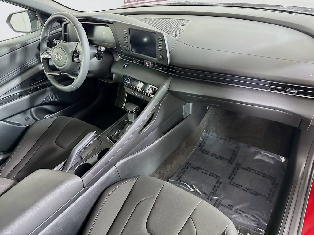 Certified 2025 Hyundai Elantra Sport w/ Cargo Package FWD image 30