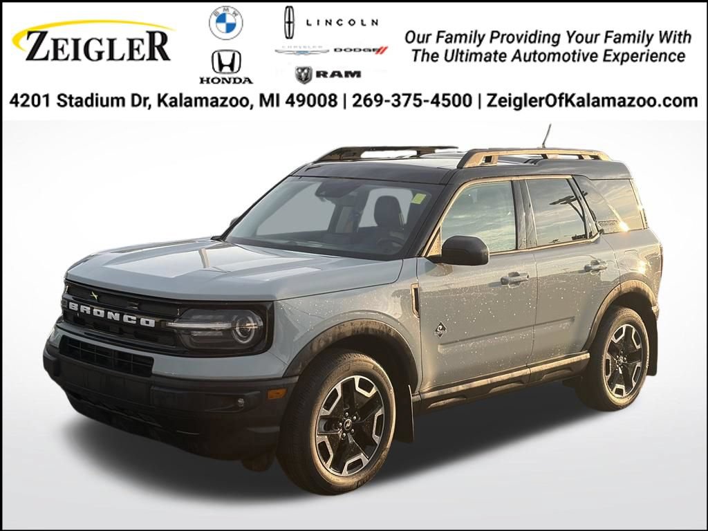 Used 2023 Ford Bronco Sport Outer Banks w/ Tech Package AWD/4WD image 1