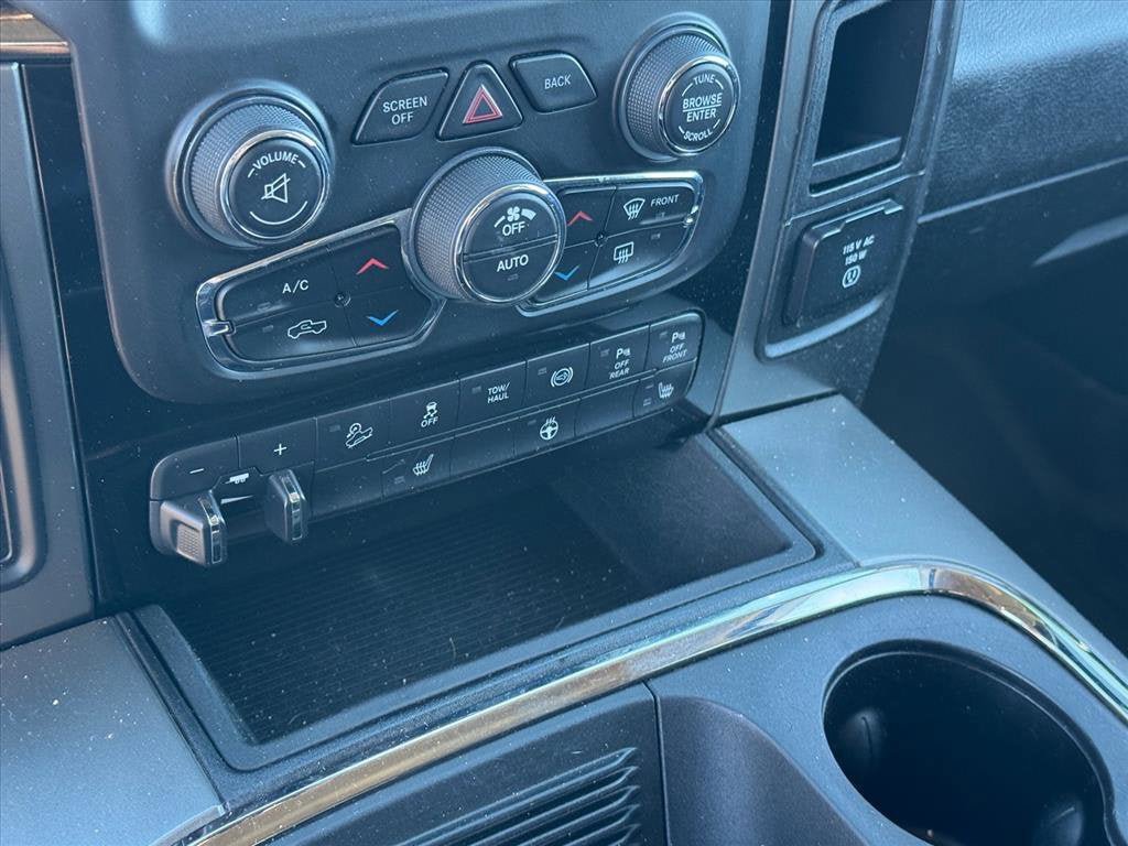 Used 2018 RAM 2500 Big Horn w/ Sport Appearance Group AWD/4WD image 28
