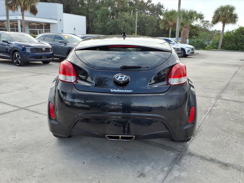 Used 2017 Hyundai Veloster Value Edition image 6