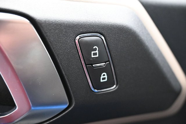 Used 2024 Ford Bronco Wildtrak AWD/4WD image 13