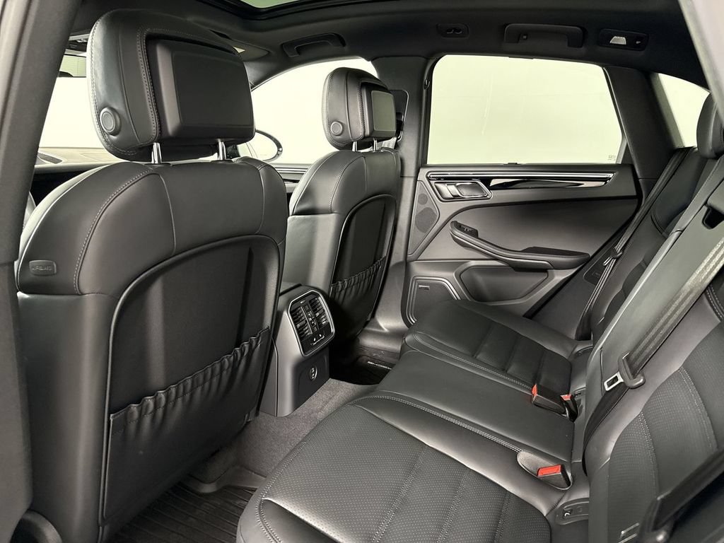 New 2026 Porsche Macan AWD/4WD image 26