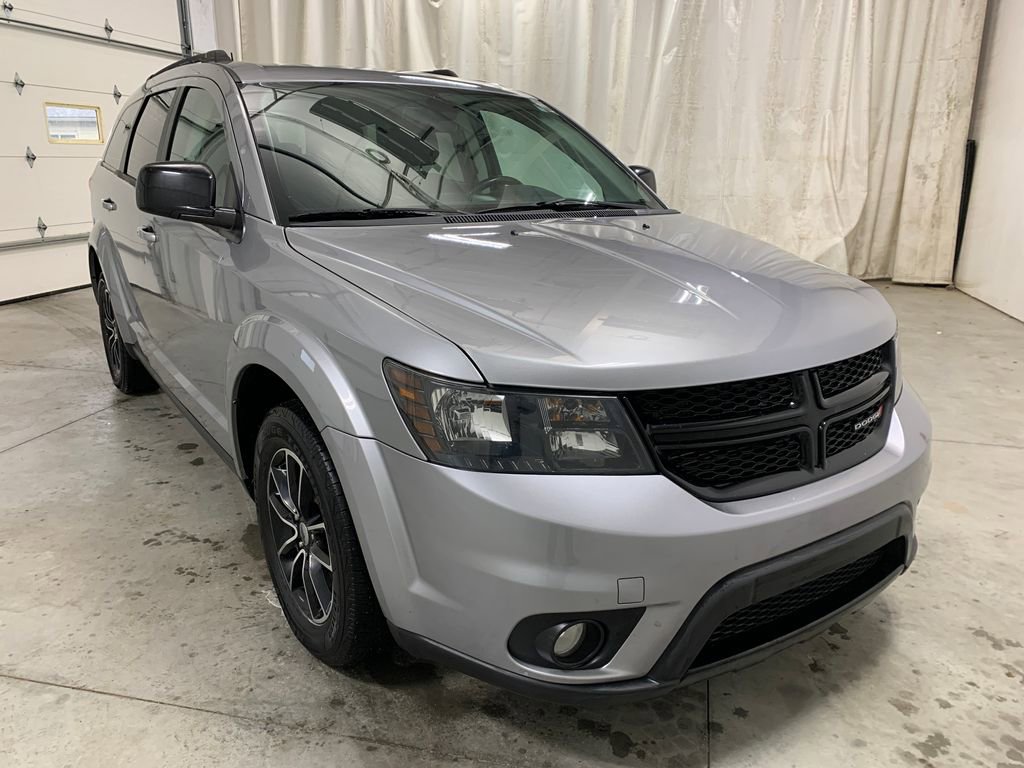 Used 2019 Dodge Journey SE w/ Premium Group image 2