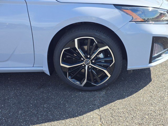 New 2025 Nissan Altima 2.5 SR w/ SR Premium Package image 2