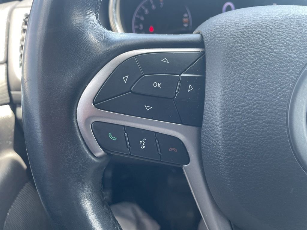 Used 2020 Jeep Grand Cherokee Altitude image 18