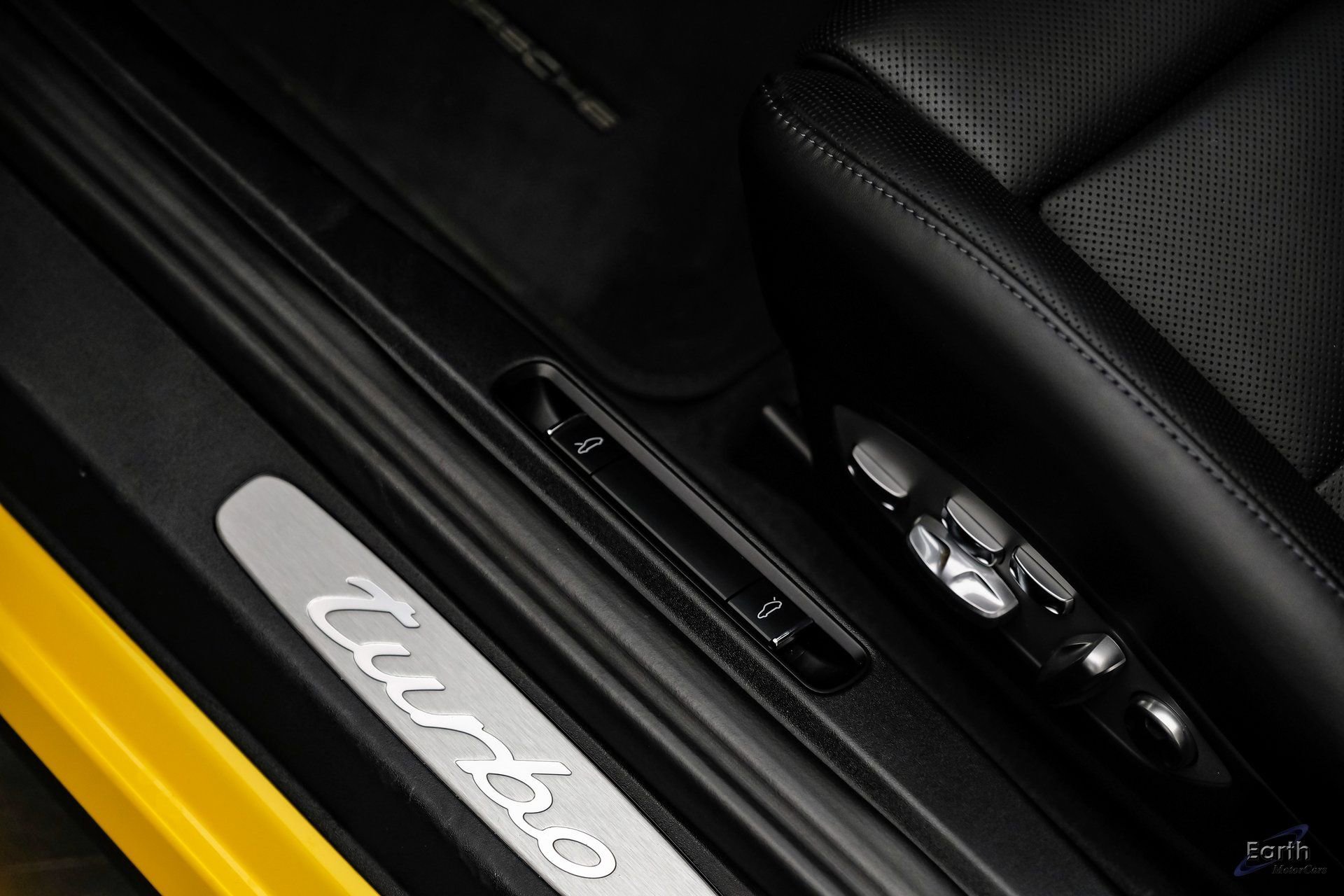 Used 2018 Porsche 911 Turbo S image 46