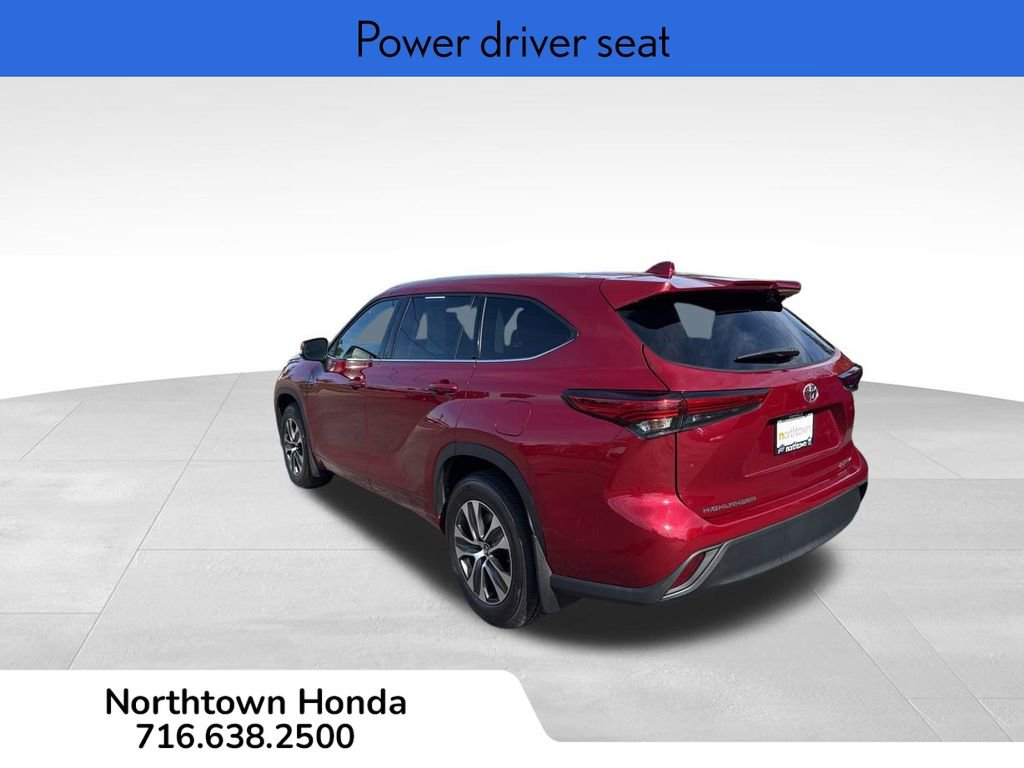 Used 2022 Toyota Highlander XLE image 7