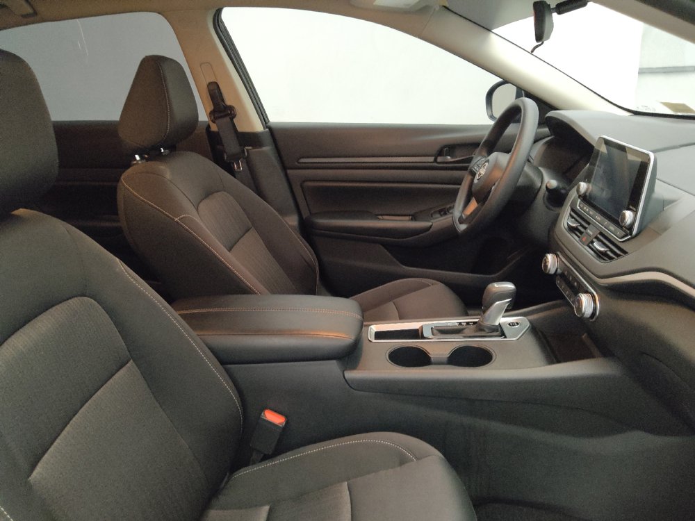 Used 2025 Nissan Altima 2.5 S FWD image 21