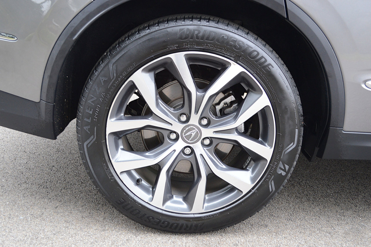 Used 2023 Acura MDX SH-AWD w/ Technology Package image 11